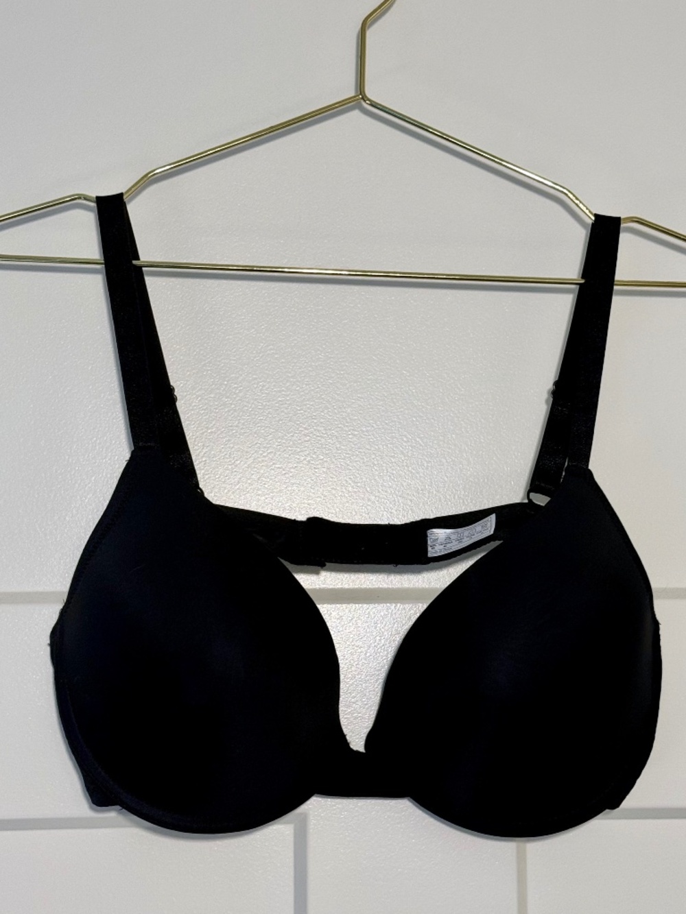 Black Smooth Silky Everyday T-Shirt Bra Lightly Lined 40D NWT